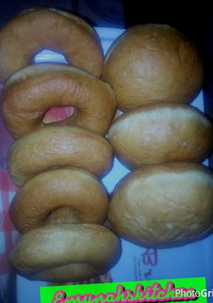 A picture of Hot doughnuts.