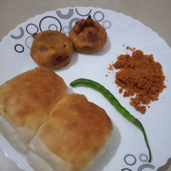 Vada pav A picture of Vada pav.