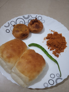 A picture of Vada pav.