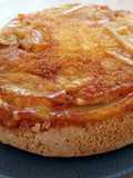 Queque sin tacc con banana caramelizada