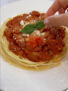 A picture of Italian Sausage Spaghetti.