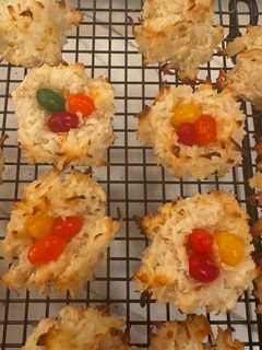 A picture of Coconut Macaroons.