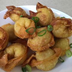 A picture of Fried Wonton Chicken.