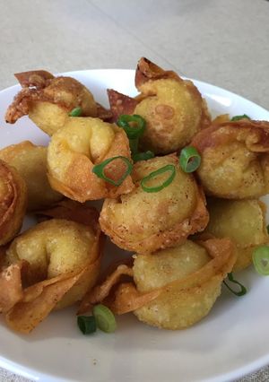 A picture of Fried Wonton Chicken.