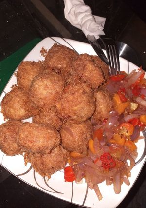 Yam balls da sauce ainihin hoton girkin