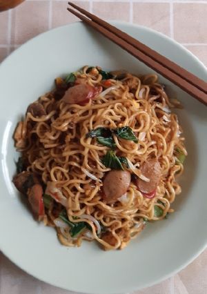 Foto resep Mie Goreng Sosis Bakso Tanpa Uleg Bumbu