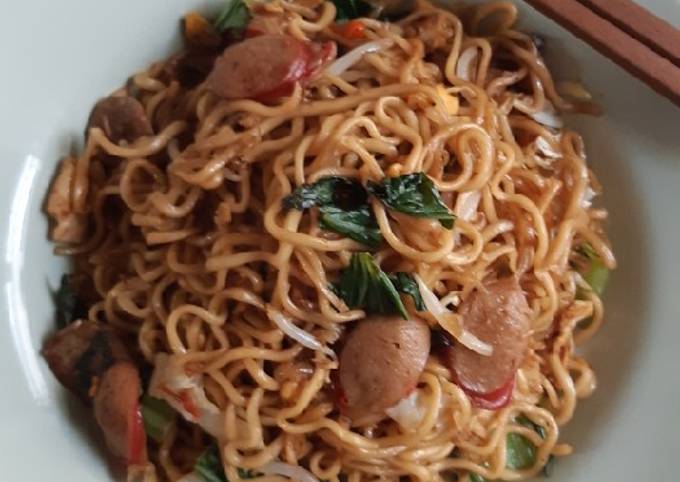 Mie Goreng Sosis Bakso Tanpa Uleg Bumbu