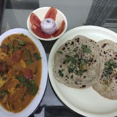 A picture of Paneer tikka masala.