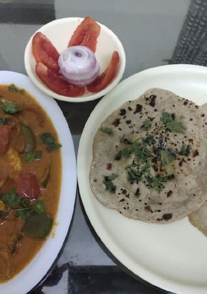 A picture of Paneer tikka masala.