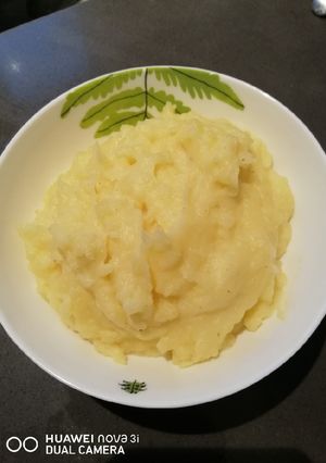 A picture of Mashed Potatoes.