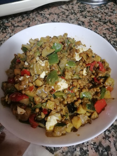 Una foto de Ensalada de lentejas con verduras
