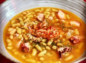 Foto principal de Verdinas con pulpo y calamar 🦑 en olla de cocción lenta (crockpot)