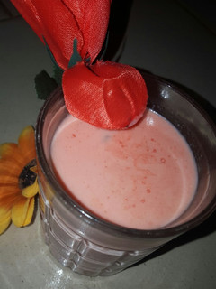A picture of Watermelon and milk smoothie.