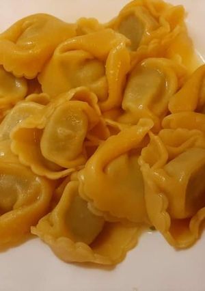O poză a rețetei Ravioli cu fondue și spanac.