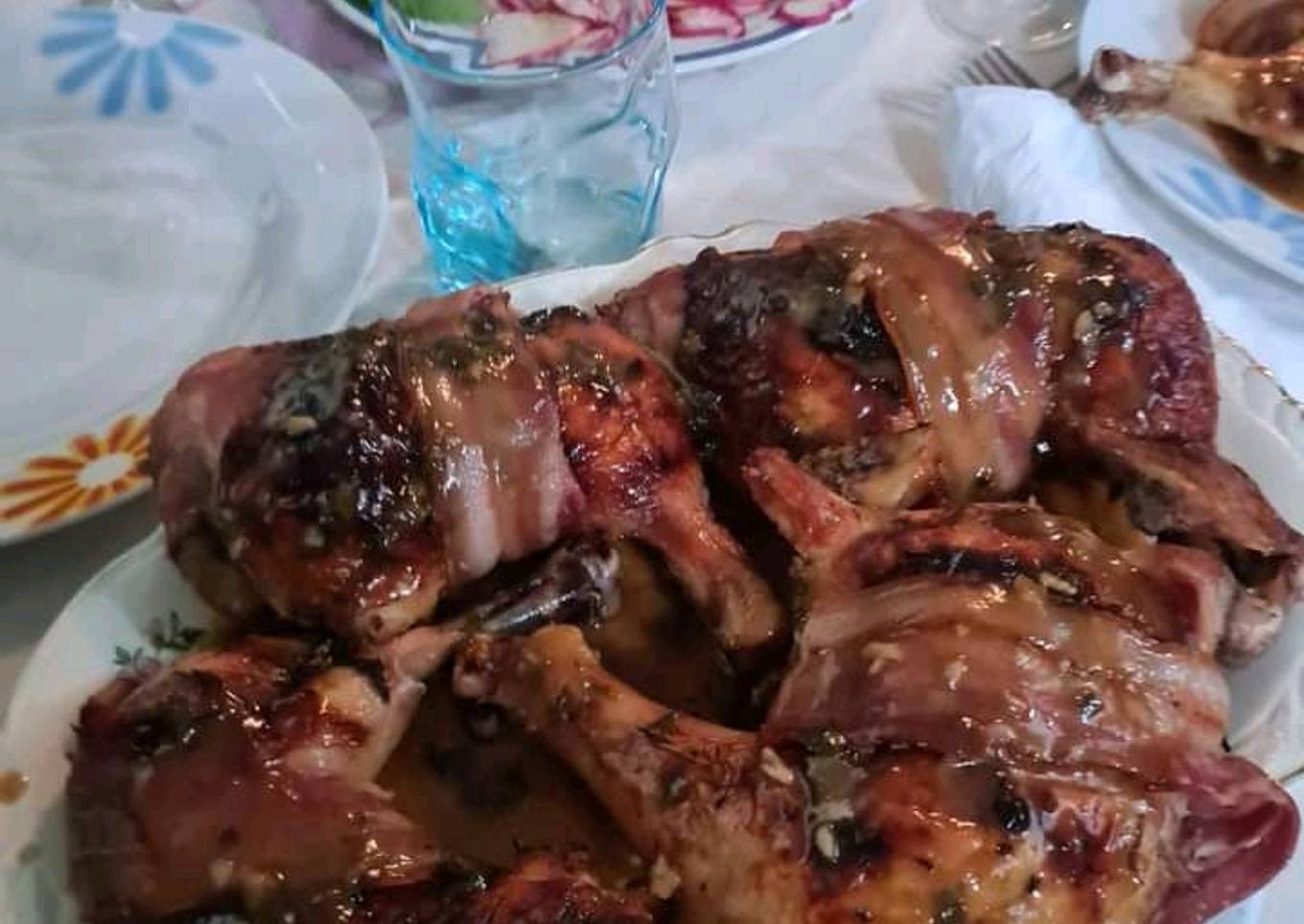 Piernas de pollo asadas con bacom