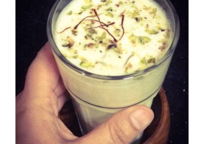 Almonds-Pistachios Coconut Milkshake