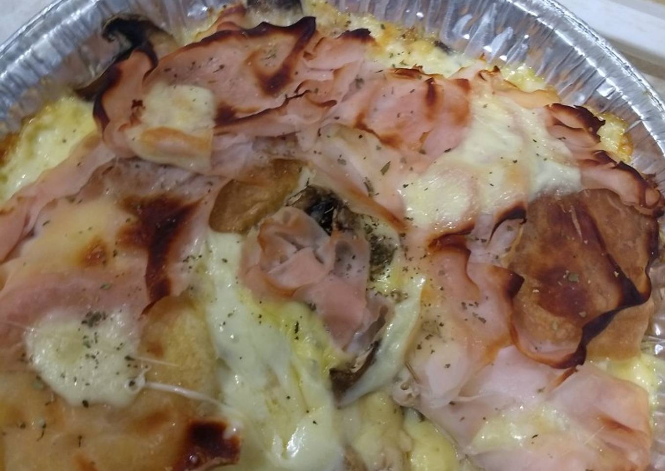 Pastel de queso con jamón y champiñones