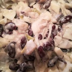 A picture of Herring and beans salad.