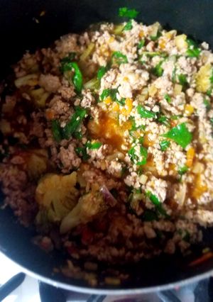 Una foto de Pastas con carne molida y verduras