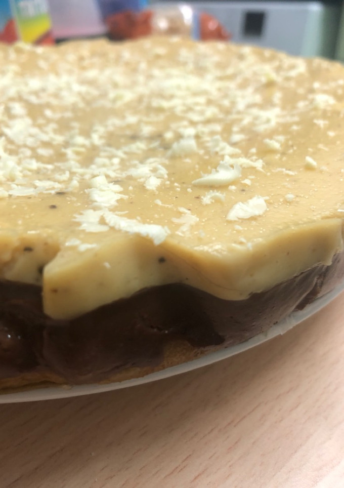 Una foto de 143. Tarta de tres chocolates (postre)