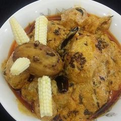 A picture of Kashmiri dum aloo.