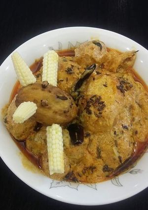 A picture of Kashmiri dum aloo.