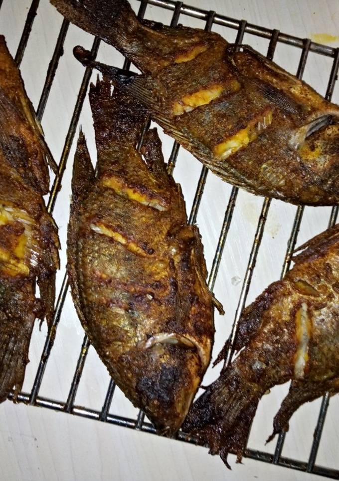 Kifi Gashashshen kifi tilapia girki daga @Tasneem_ - Cookpad