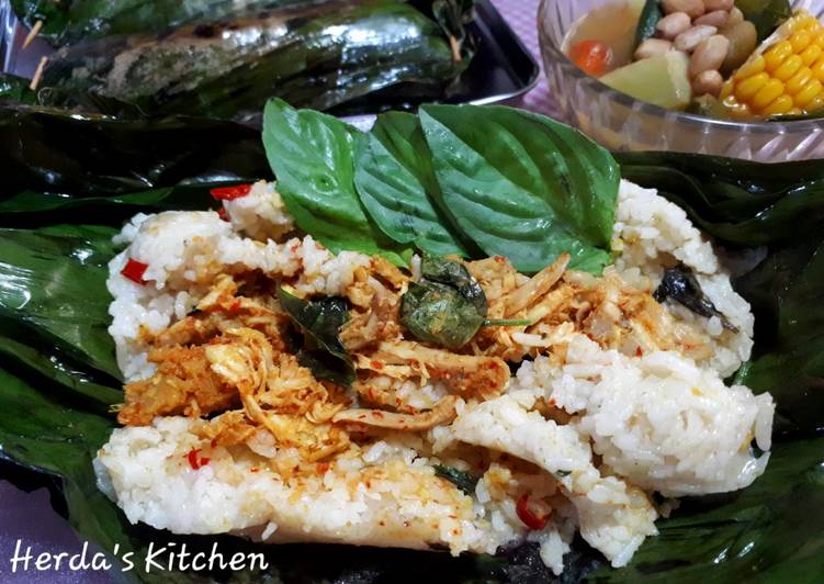 Cara Gampang Membuat Nasi Bakar Isi Ayam Sisit Bumbu Bali Anti Gagal