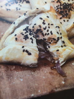 Una foto de Empanadas de cebolla y roquefort 🧀