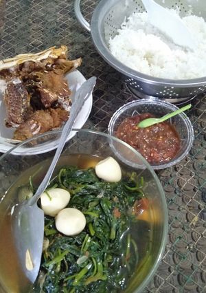 Foto resep Tumis kangkung telur puyuh dan sambel terasi mentah