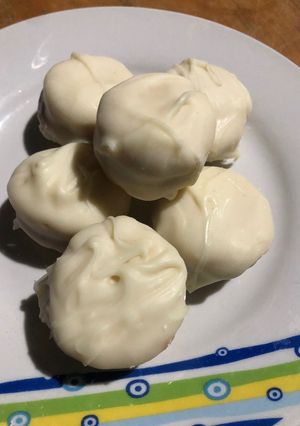 Una foto de Mini alfajores de membrillo