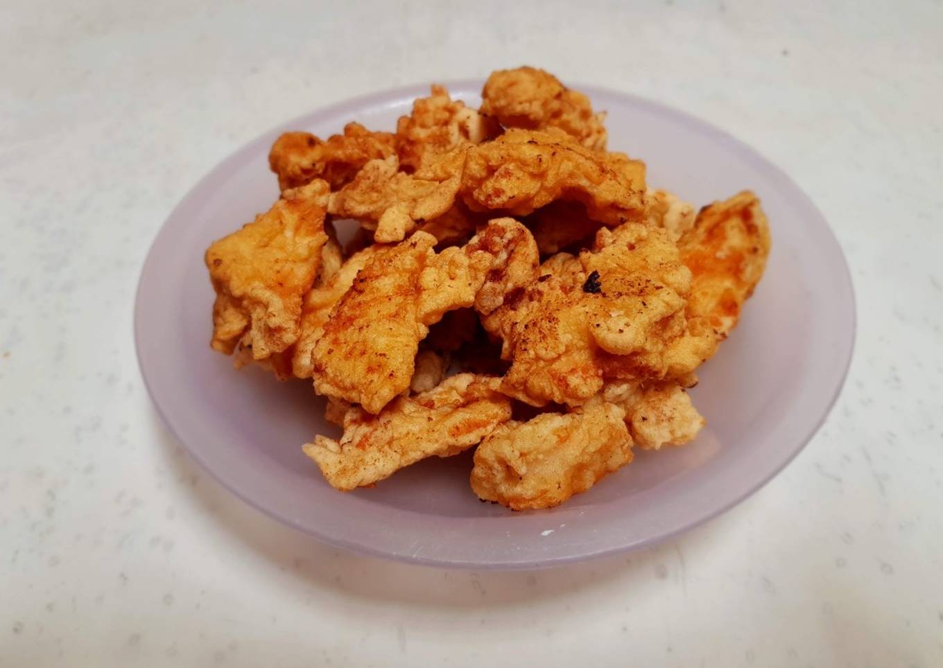 8. Hidangan ayam goreng