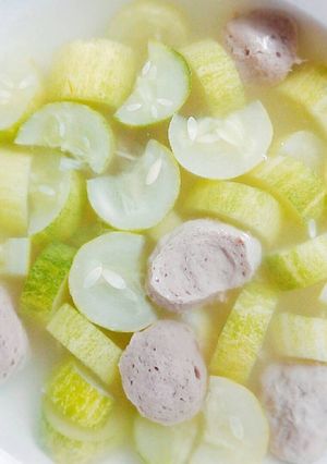 Foto resep Sayur Bening Timun Bakso