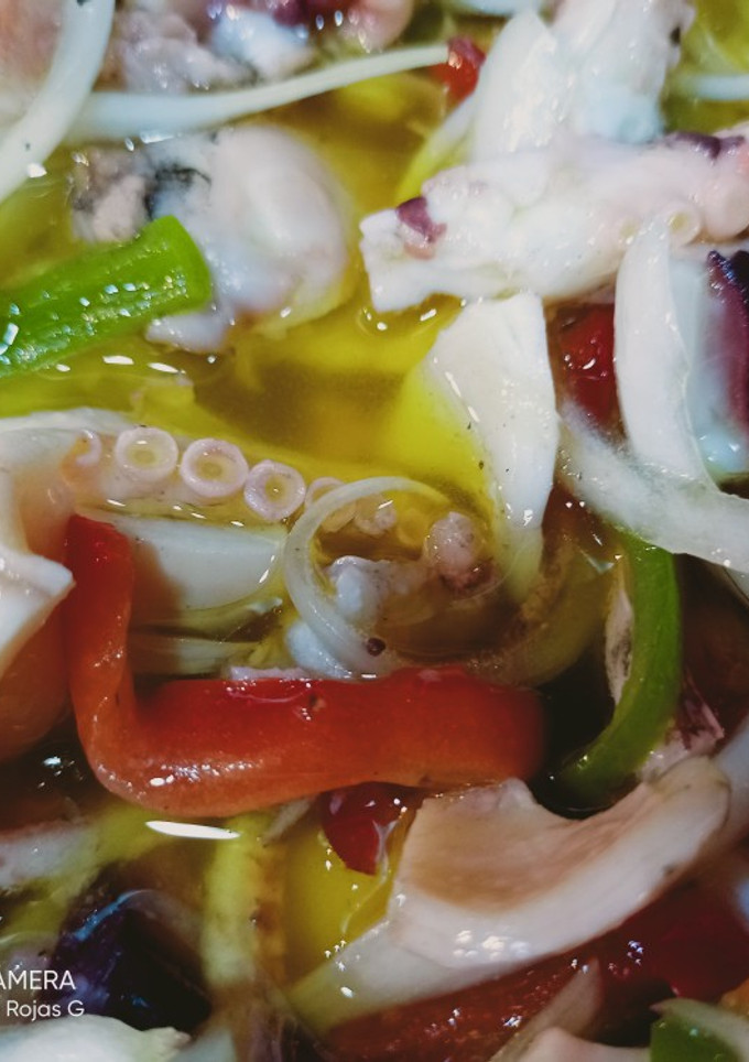 Una foto de Vinagreta de pulpo 🐙🐙🐙