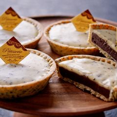 A picture of Rich and Silky Chocolate Earl Grey Tart💝.
