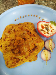 बेसन के पराठे (Besan Ke Parathe recipe in Hindi) रेसिपी मुख्य फोटो