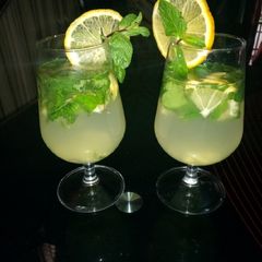 A picture of Virgin mojito.