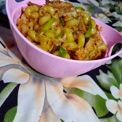 A picture of Tikka chicken macroni.