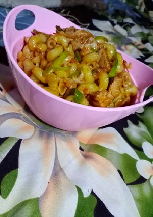 A picture of Tikka chicken macroni.