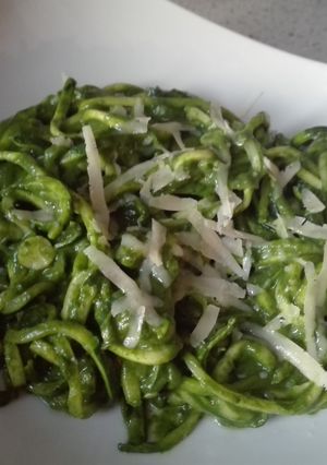 A picture of Zucchini Noodles with Spinach Pesto.