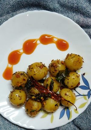 सूजी बॉल्स (Suji balls recipe in hindi) रेसिपी मुख्य फोटो