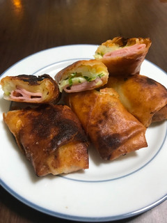 A picture of Ham Chinese spring roll.