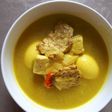Terik (sayur kuning) isi tempe, tahu, dan telor