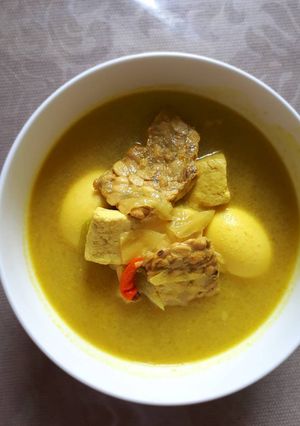 Foto resep Terik (sayur kuning) isi tempe, tahu, dan telor