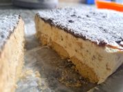 Una foto de postres con bananas y vainillas