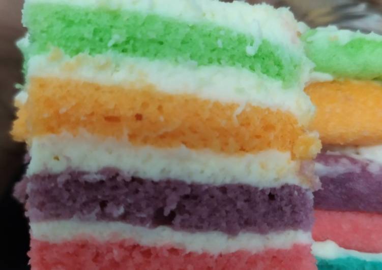Rainbow Cake Kukus dengan Cream cheese Frosting