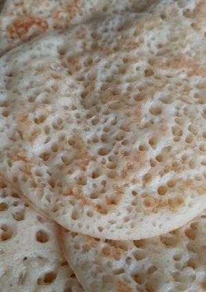 Une photo de Mkhanfar (crêpes berbères) 🥞