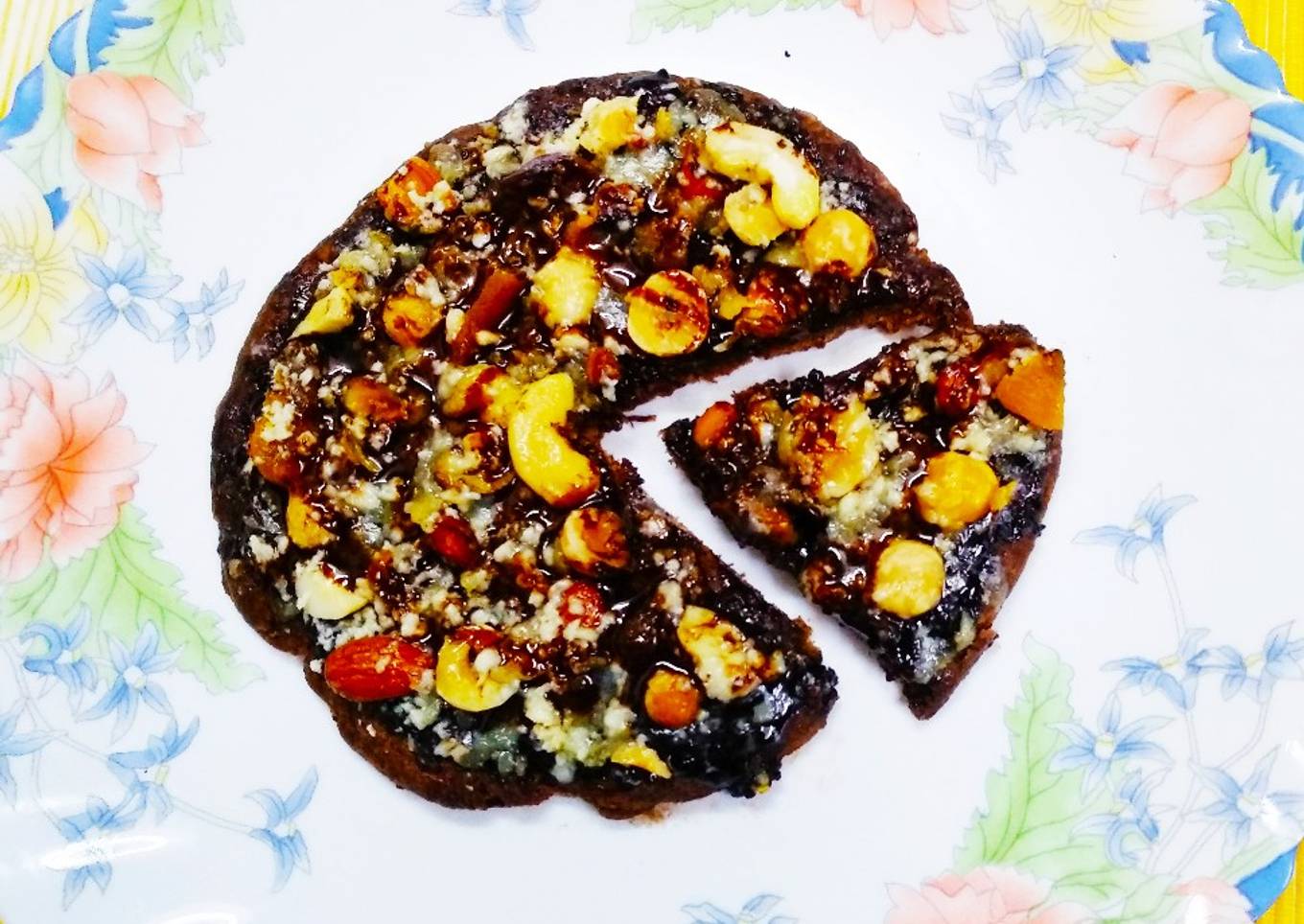 Choco Nutty Pizza