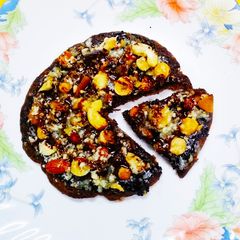 A picture of Choco Nutty Pizza.