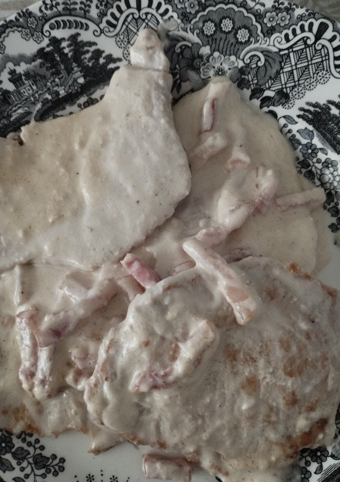 Una foto de Filetes de lomo con salsa carbonara
